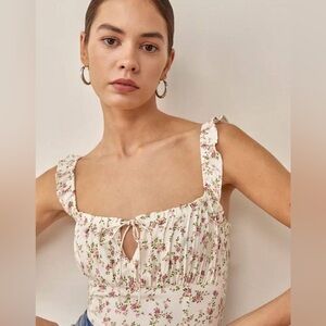 🌹FLORAL KEYHOLE TOP🌹 - SIZE 6